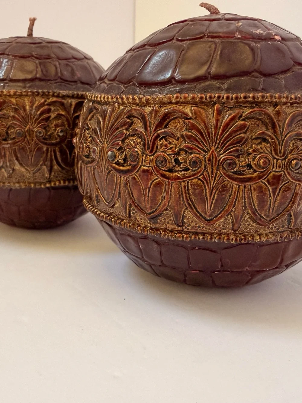 Decorative Embossed Burgundy and Gold Accent Spheres